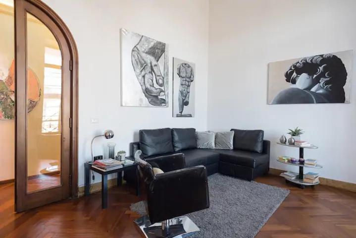 Vesuvius Suite - Elegante Appartamento In Centro เนเปิลส์ ภายนอก รูปภาพ